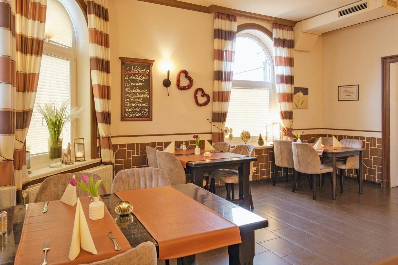Hotel-Restaurant Holsteiner Hof ゲーストハッハト エクステリア 写真