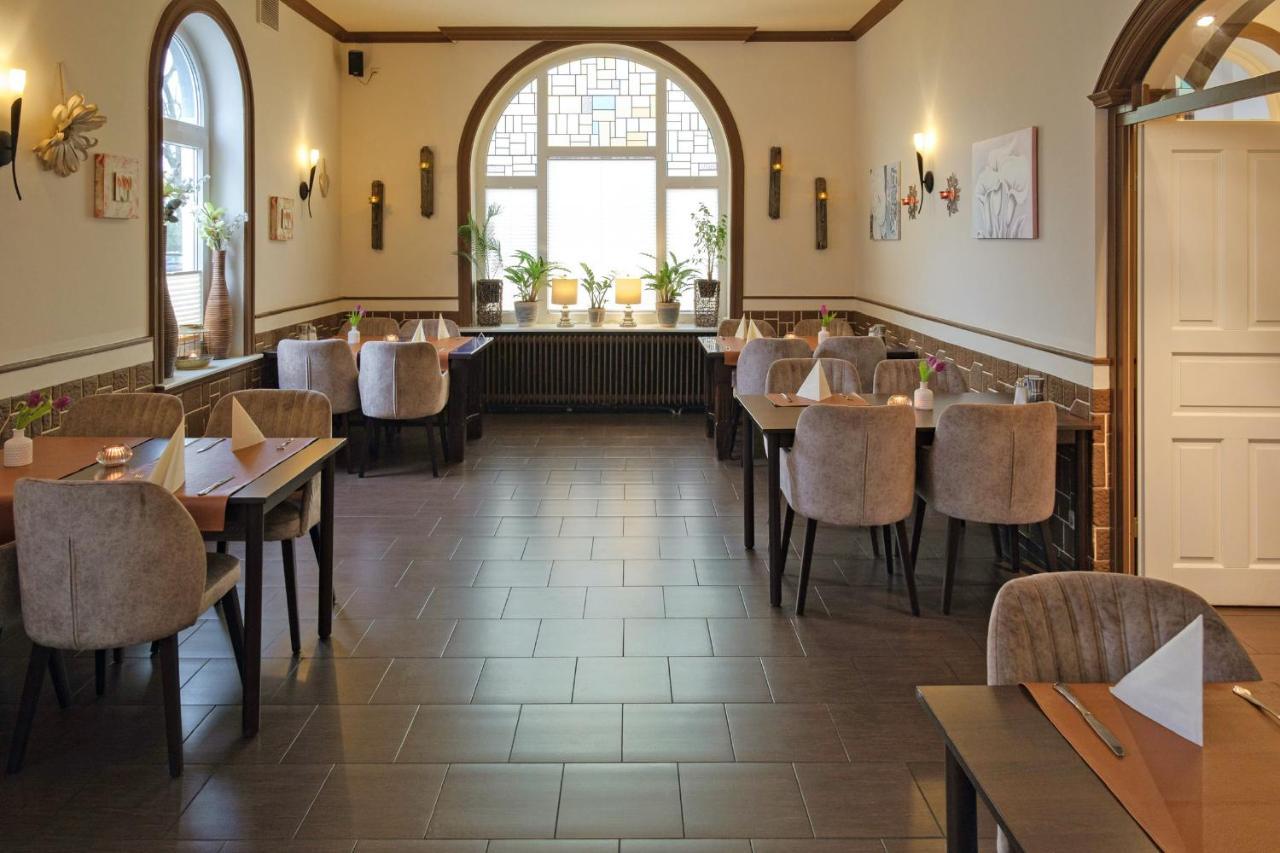 Hotel-Restaurant Holsteiner Hof ゲーストハッハト エクステリア 写真