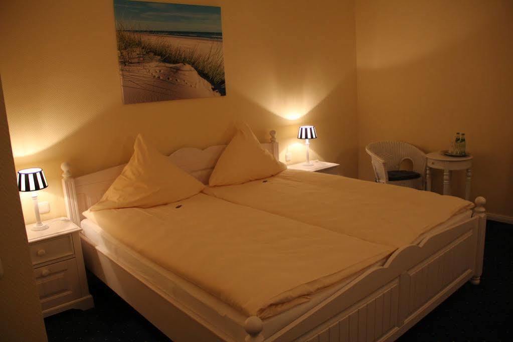 Hotel-Restaurant Holsteiner Hof ゲーストハッハト エクステリア 写真