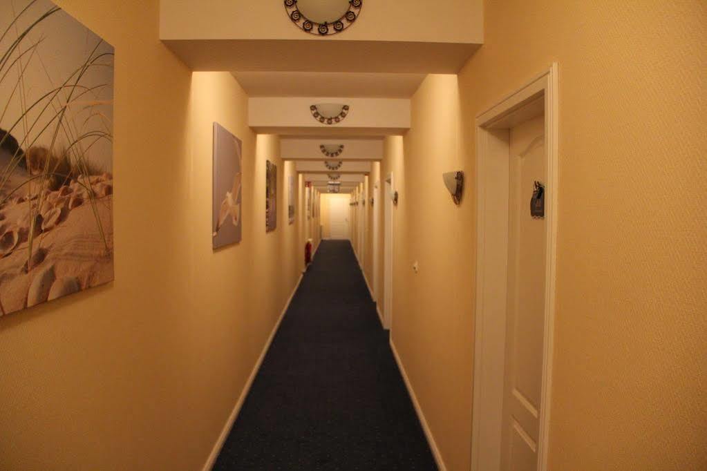 Hotel-Restaurant Holsteiner Hof ゲーストハッハト エクステリア 写真